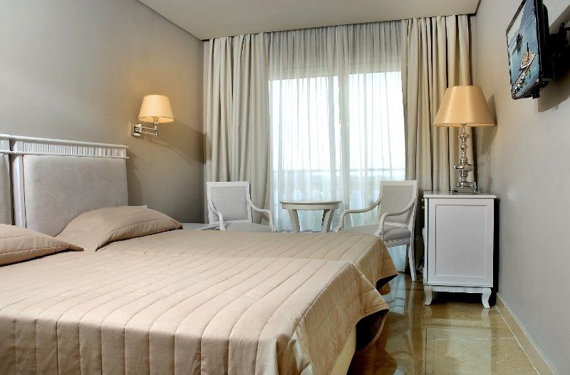 Mayor Mon Repos Palace - Adults Only Corfu  Exterior foto